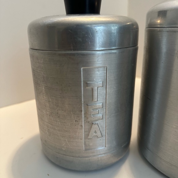 Vintage Nesting Metal Mid-Century Kitchen Canisters, Flour, Coffee, Tea - Picture 6 of 8